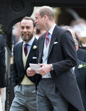 Pippa és James Matthews 2017-es esküvőjén Vilmos herceget lefotózták, amint Katalin öccsével, James Middletonnal beszélget és nevetgél. Vilmos mindig is jóban volt James-szel, de kapcsolatuk 2019-ben vált igazán szorossá, miután James a Daily Mail-en megjelentetett egy őszinte írást, amelyben a három évvel korábbi depresszióval való küzdelméről vallott. „Késztetést érzek arra, hogy nyíltan beszéljek erről, mert pontosan ezt szorgalmazza a sógorom, Vilmos herceg, a nővérem, Katalin és Harry herceg a Heads Together nevű mentális egészségügyi alapítványukon keresztül” – írta. „Szeretnék megszólalni, és ők a motivációm ebben.” 
