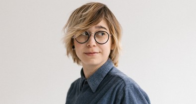 Arról írja a diplomamunkáját, hogy egy év alatt szeretné megtalálni a férjét