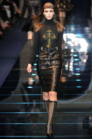 Ha a divat hardcore - Versace 2012-13 ősz-tél
