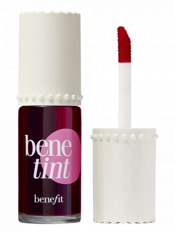 Folyékony álom, cseresznyeillattal. Az orcán és az ajkakon is csodásan mutat, ennél természetesebb hatást más termékkel biztosan nem tudsz elérni! - Benetint Cheek & Lip Stain folyékony pirosító arcra és szájra (Rose) BENEFIT - benefitcosmetics.com 