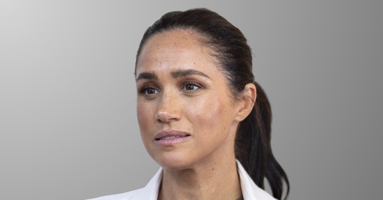 Meghan Markle kínos pillanatokat élt át a vörös szőnyegen, nemes egyszerűséggel levegőnek nézték