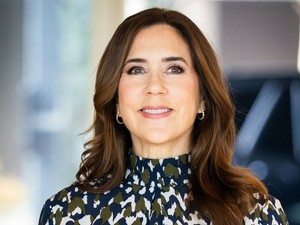 Mária dán királyné lélegzetelállító tiarában köszöntötte az új évet, valósággal ragyogott Frigyes király 53 éves felesége