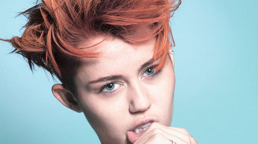 Miley Cyrus pucér fürdőzős fotója habszakállal