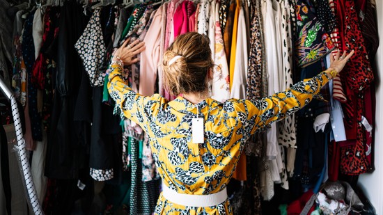 „Made in…” – Mit rejt valójában a ruháid címkéje?