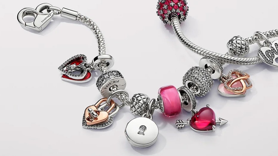 A Pandora folyamatosan megújuló charmjai