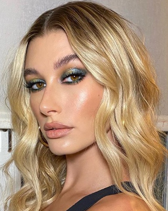 Get the Look: Így készítsd el Hailey Bieber galaxis-inspirálta sminkjét!