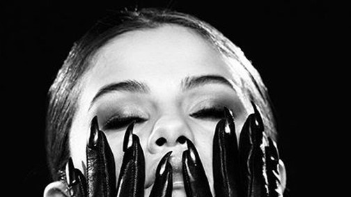 Szexi! Selena Gomez Instagramon meztelenkedik