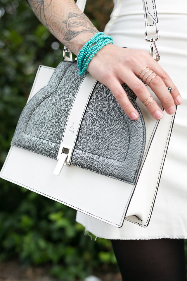 Alma mai szettje klasszikus fekete-fehér kortárs huncutsággal