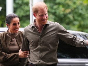 Meghan Markle és Harry herceg forró csókjába te is belepirulsz, intim pillanatban fotózták a párt