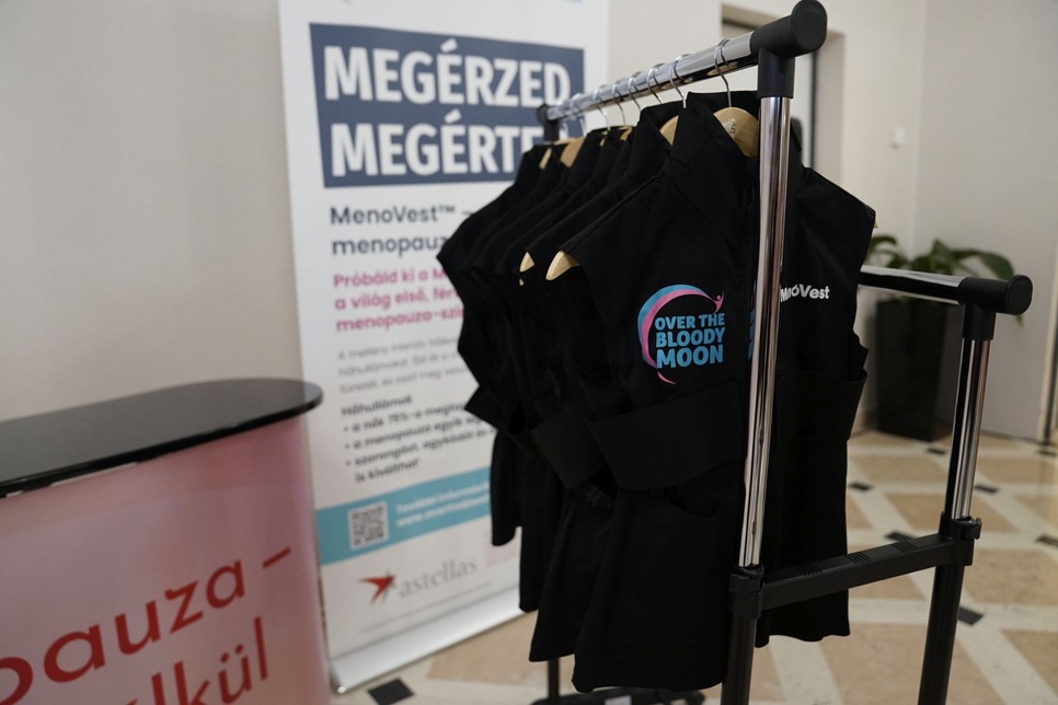 A MenoVest™ mellény a menopauza tüneteinek szimulátora