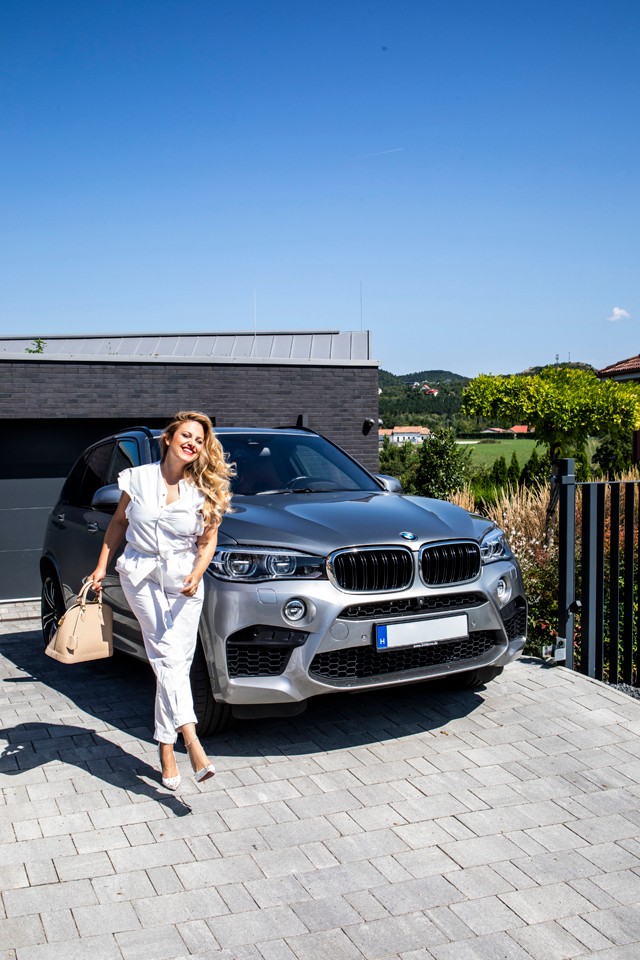 Borzi Vivien mai szettje tökéletes a kiszámíthatatlan időjáráshoz