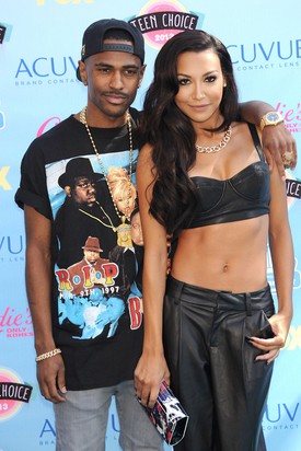 Naya Rivera & Big Sean. A Glee szexi sztárjának, Naya Riverának nem csak zenei karrierjének beindítására, hanem a rapperrel, Big Seannal való kapcsolatára is volt ideje. A pár áprilisban jött össze és októberben már el is jegyezték egymást.