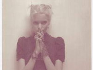 A Chanel modellje inkább rocksztár lesz?