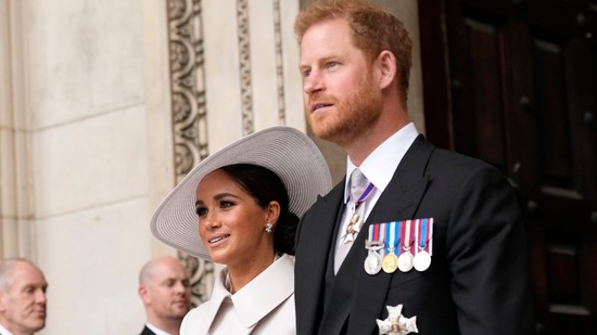 Ez lenne a bosszú? A királyi család ismét cserben hagyta Meghan Markle-t és Harry herceget