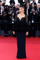 Ruth Negga egy fekete, csipkebetétes Saint Laurent estélyiben pózolt a kameráknak. Elegáns, játékos összhatás egy csipetnyi merészséggel megfűszerezve. 