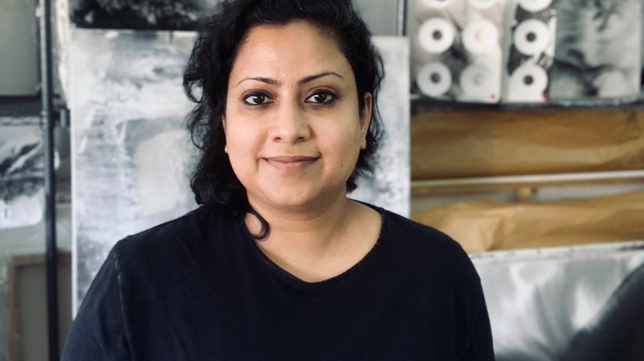 „Meg akartam találni a valódi önmagamat” - Seema Mathew festőnővel, mellrák túlélővel beszélgettünk