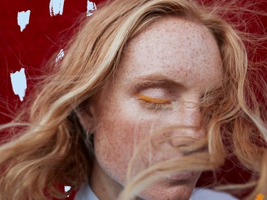 Mi okozza a töredezést a hajhossz mentén, és mit tehetsz ellene?