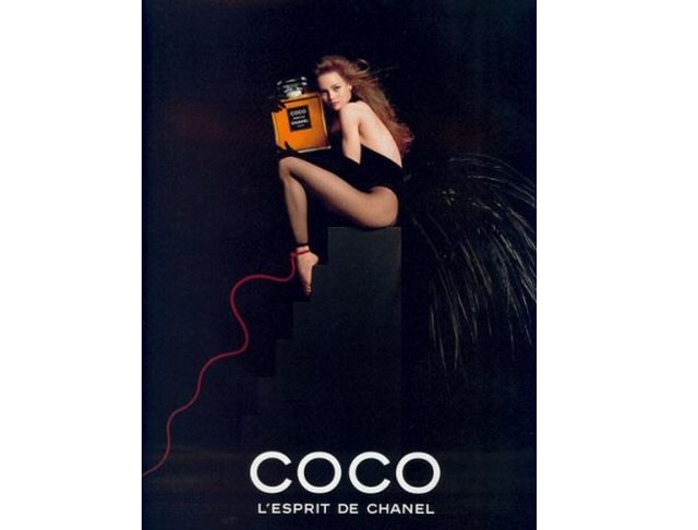 lily rose depp, johnny depp, vanessa paradis, chanel, parfüm, no5, illat, videó