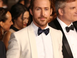 Ryan Gosling Cannes-ban kergeti a lányokat az ájulás szélére