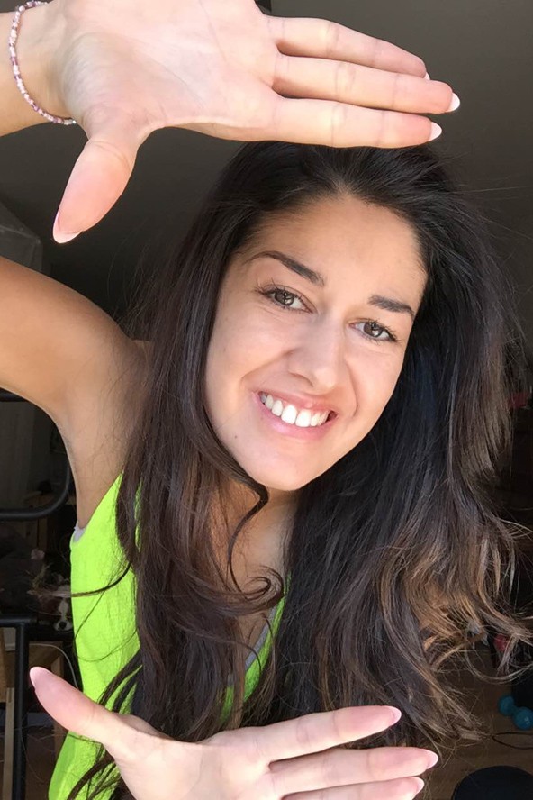 Singh Viki otthon edz