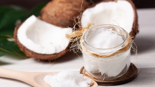 Minden reggel megettem egy teáskanálnyi kókuszolajat, elképesztő, milyen hatással volt a testemre