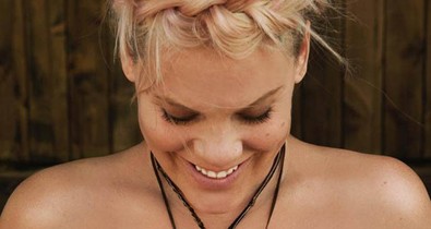 A várandós Pink cuki meztelenkedést posztolt