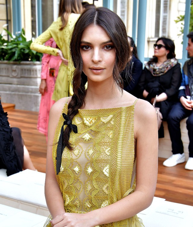 Emily Ratajkowski megőrült! Mi ez a hajszín?