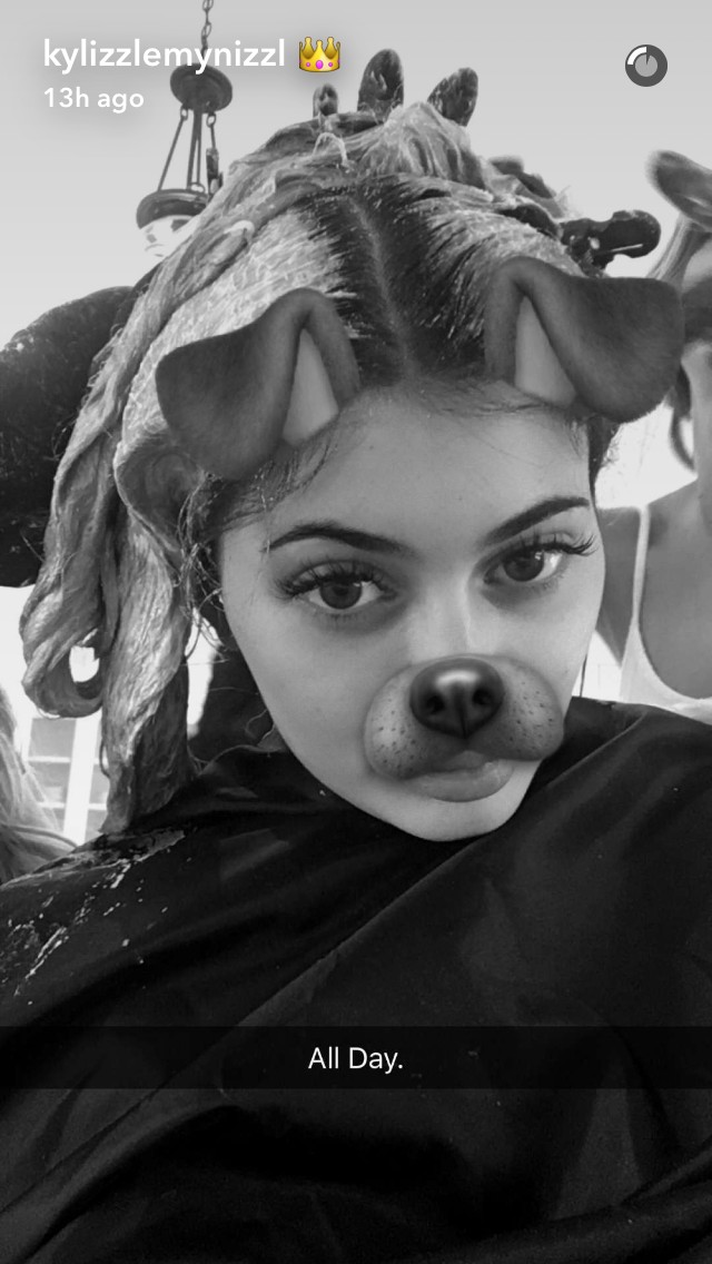 kylie jenner, hajszín, szőke, platina, sapchat, kylie jenner haja