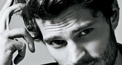 Nyugalom! Jamie Dornan nem megy sehova