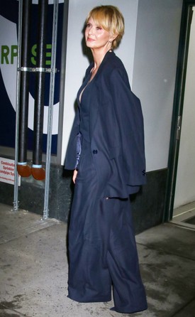 A Szex és New York Mirandája ugyan nem habzsolta annyira az életet, mint Samantha, de ő is egy férfi személyében kereste az igaz szerelmet - és meglehetősen hitelesen. A való életben is megtalálta a boldogságot egy férfi mellett, de válása után Christine Marinoni rabolta el a szívét. A pár 2012 óta boldog házasságban él.