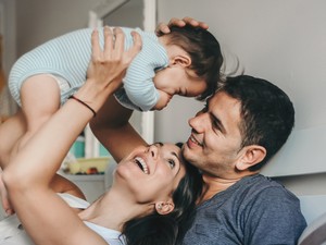 A szülővé válás nemcsak öröm, hanem kemény próbatétel, ami a legszorosabb kapcsolatokat is próbára teszi