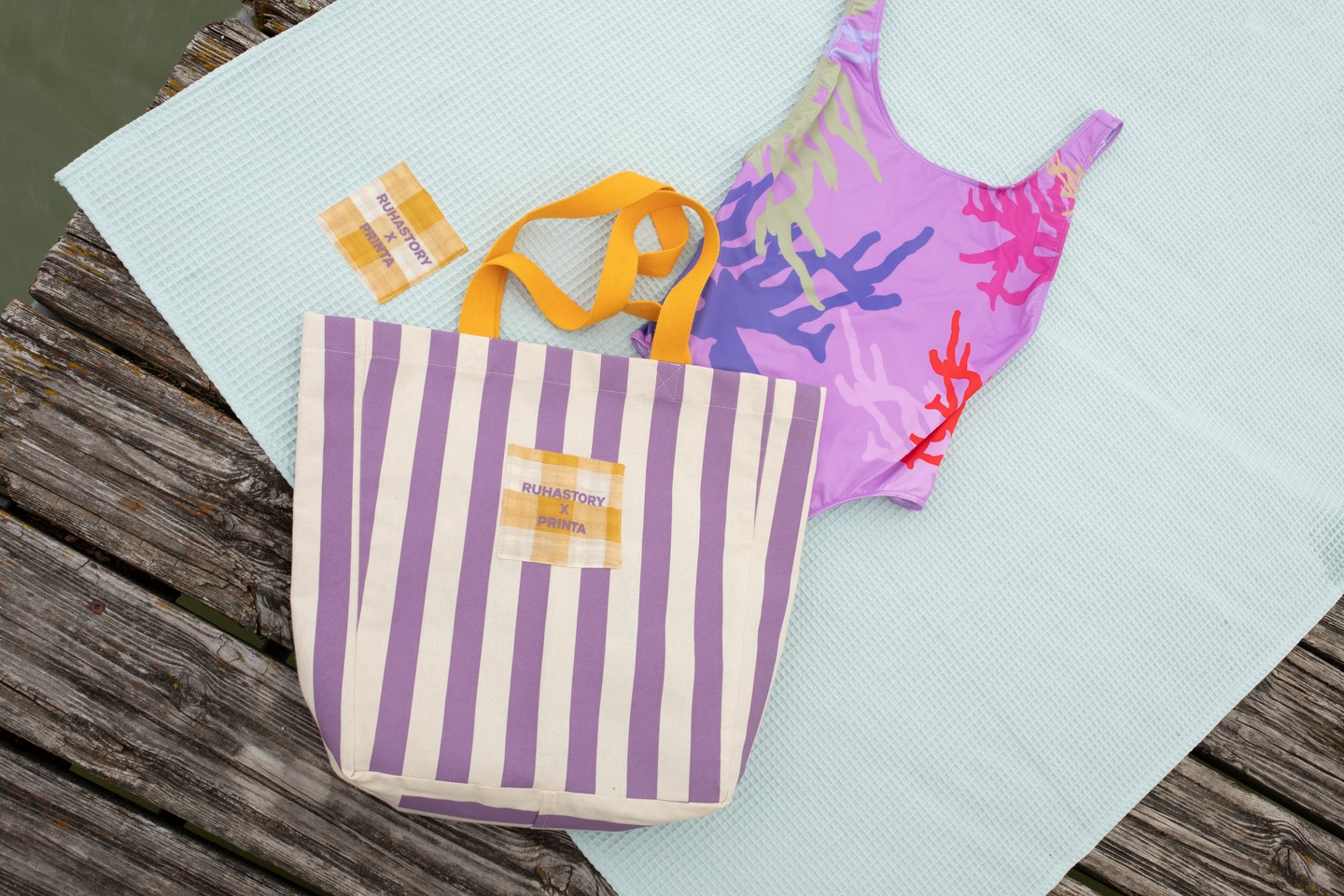 Printa totebag és SlanGSlang fürdőruha a Ruhastory kollekcióban Fotó: Korn Beatrix
