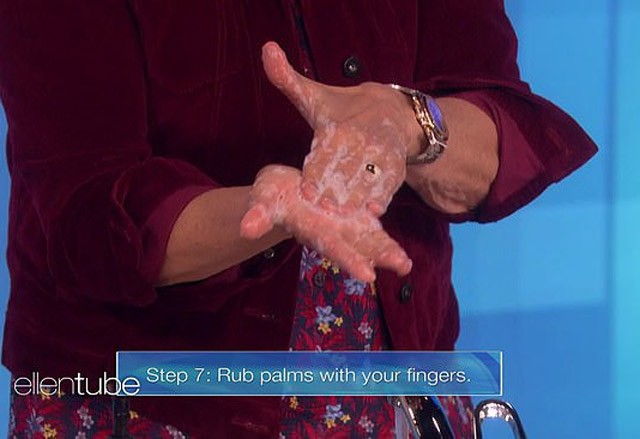 Ellen DeGeneres megtanít, hogyan moss kezet, hogy ne kapd el a koronavírust