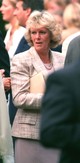 Kamilla itt épp egy partin vesz részt Londonban, 1998 júniusában. A királyné Károly előtt már volt házas: Andrew Parker Bowles, az ex férje azután nyújtott be válókeresetet ellene, hogy Károly herceg bevallotta, hosszan tartó kapcsolata volt Kamillával. 