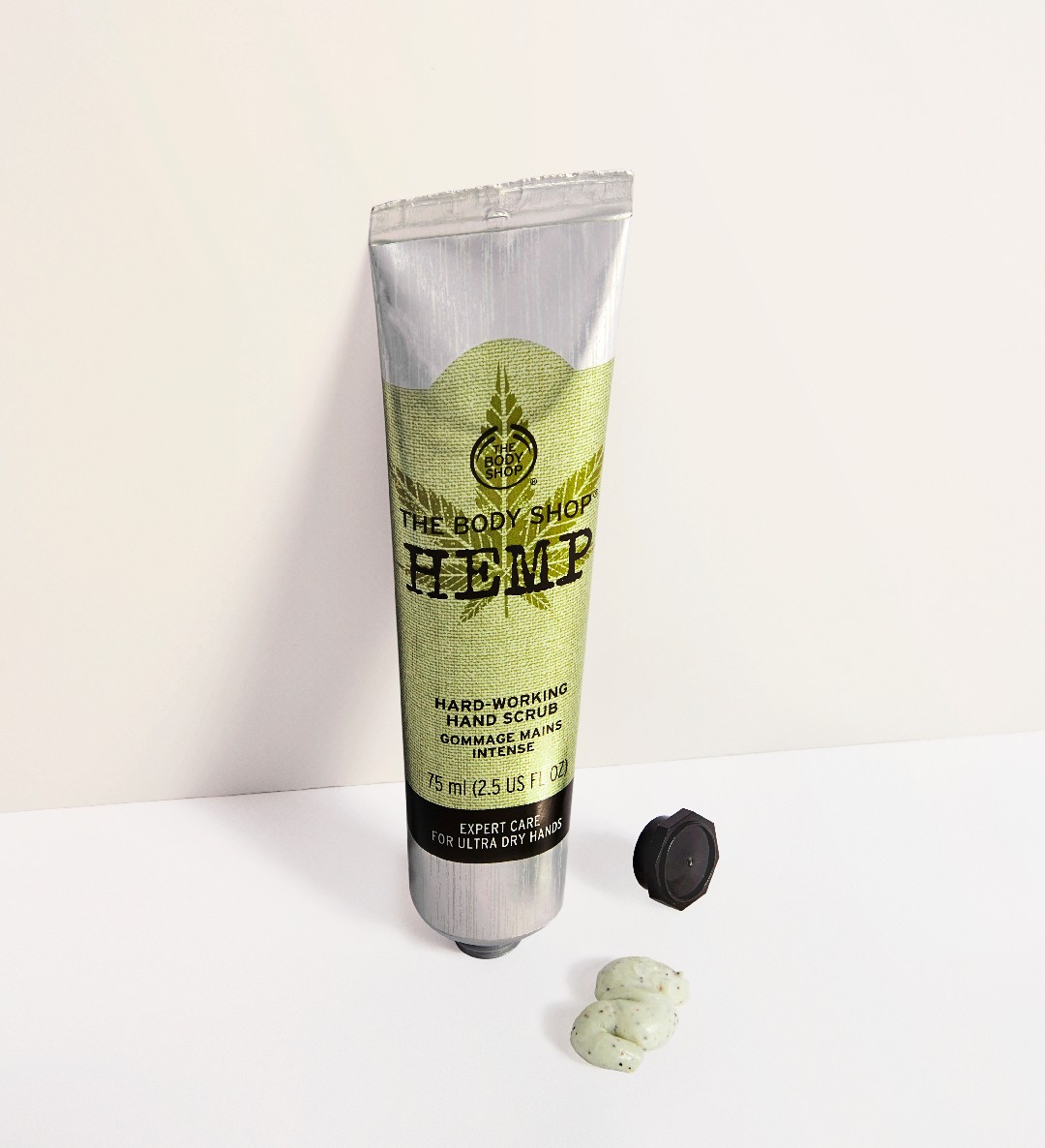 Kendermagolajos kézradír THE BODY SHOP 3290 Ft/75 ml