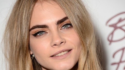 Cara Delevingne hisz a szerelemben pedig túl sok rohadékkal randizott már!