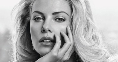 Charlize Theronnak saját divatos műsora lesz