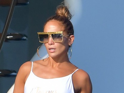 Jennifer Lopez St. Tropez-n nyaral és a fotóktól elájulsz