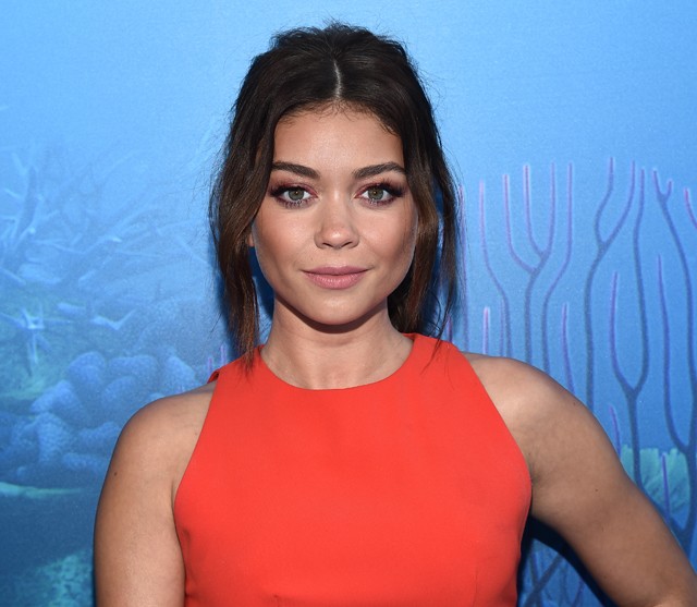 sarah hyland, hajszín, hajfestés, árnyalat, modern család, dirty dancing, vörös haj, sorozatsztár