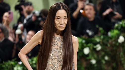 A 75 éves Vera Wang gyakorlatilag melltartóban vonult végig a vörös szőnyegen