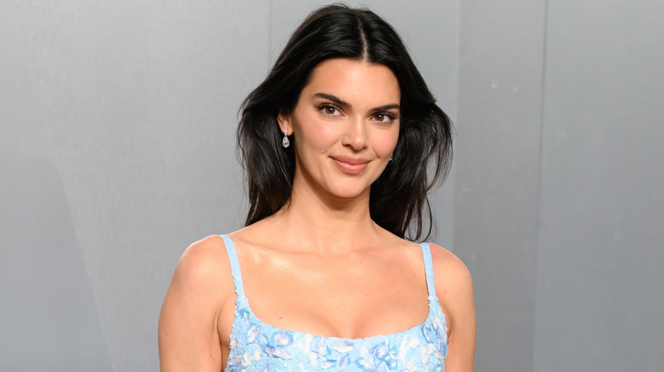 Kendall Jenner művészi fotókon mutatta meg irigylésre méltó alakját