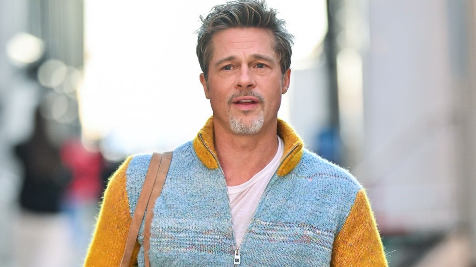 Brad Pitt nem lehet barátnőjével Valentin-napon, de megoldotta a helyzetet