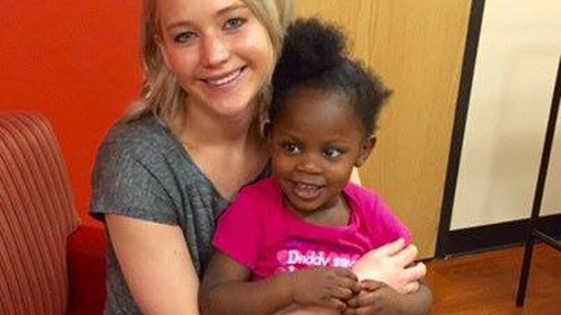 Nem hiszed el, mivel töltötte az Oscar-díjas színésznő a karácsony estét!