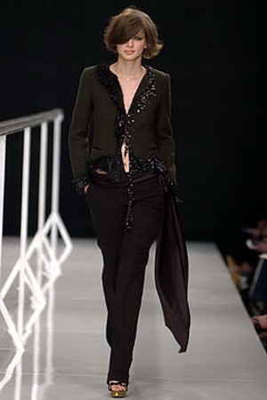 Munkatársunk, Varga (ma már Ribánszky) Ágota 2002-ben, a Moschino kifutóján