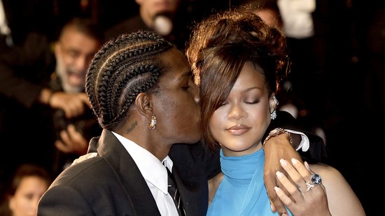 Rihanna elárulta volna kisbabája nemét? Lázba jöttek a fanok a legújabb fotója láttán