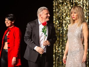 Alföldi Róbert és Péterfy Bori együtt a színpadon az Átrium Színház új darabjában