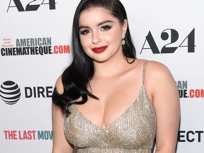 Jaj! Ariel Winter hatalmasat villantott ebben az extra miniruhában