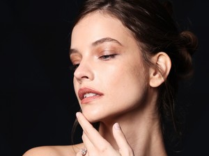 Csak kapkodjuk a levegőt: Palvin Barbara közkívánatra újra Victoria's Secret angyal lett