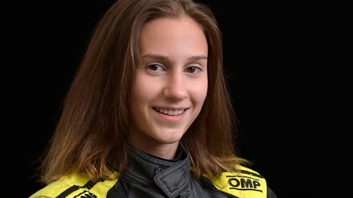 „Ez a sport a teljesítményről szól, nem nehezebb lányként beilleszkedni” – Vallja Turán Lotti, rallyversenyző