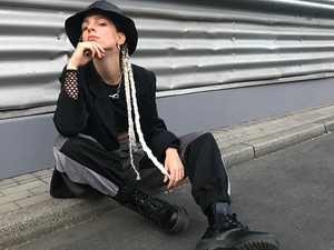 Kényelmes és vagány Lili mai szettje